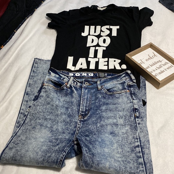 NWOT Ladies Jeans size 9 - Picture 8 of 10